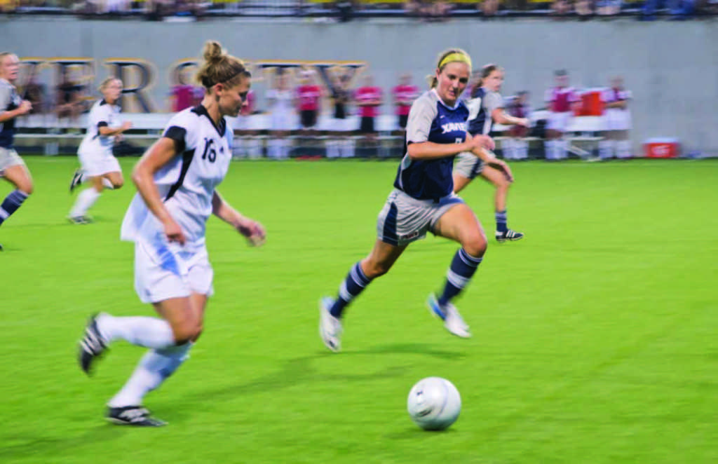 First+DI+home+game+ends+in+loss+for+women