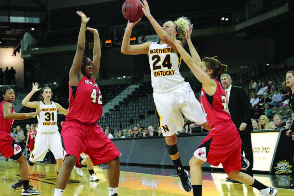 Game-winning shot gives Norse first win