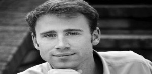 Alum pursues acting in Los Angeles