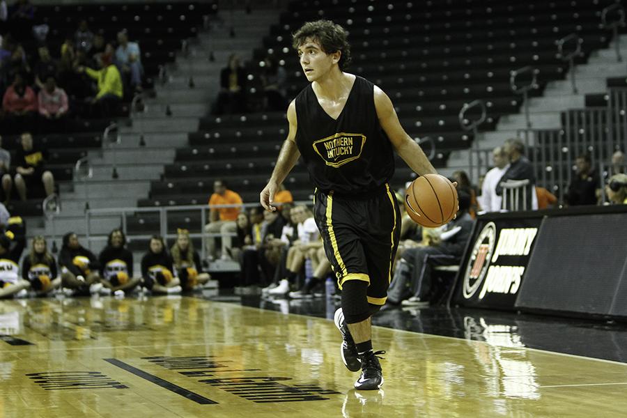 Freshman guard honors basketball legend