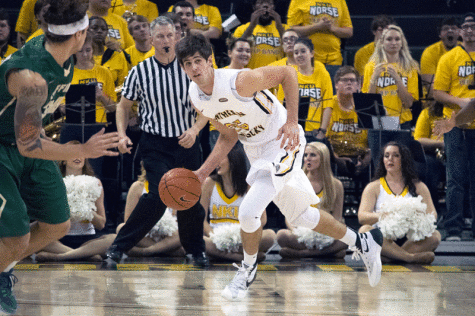 Murray lifts Norse to overtime win over UIC