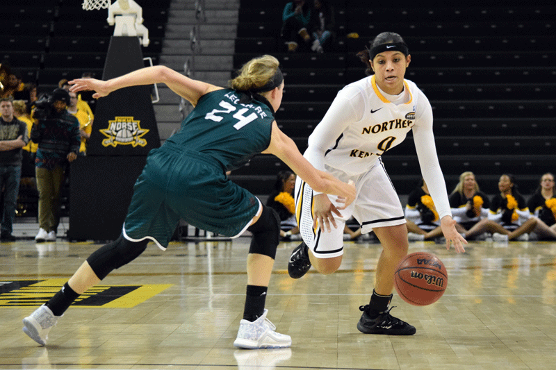 SharRae Davis (0) had 16 points Saturday in NKUs win over Youngstown State.