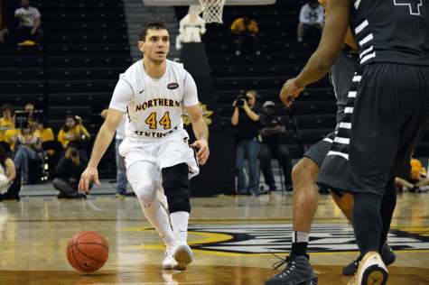 GALLERY: Oakland pulls away late to defeat Norse