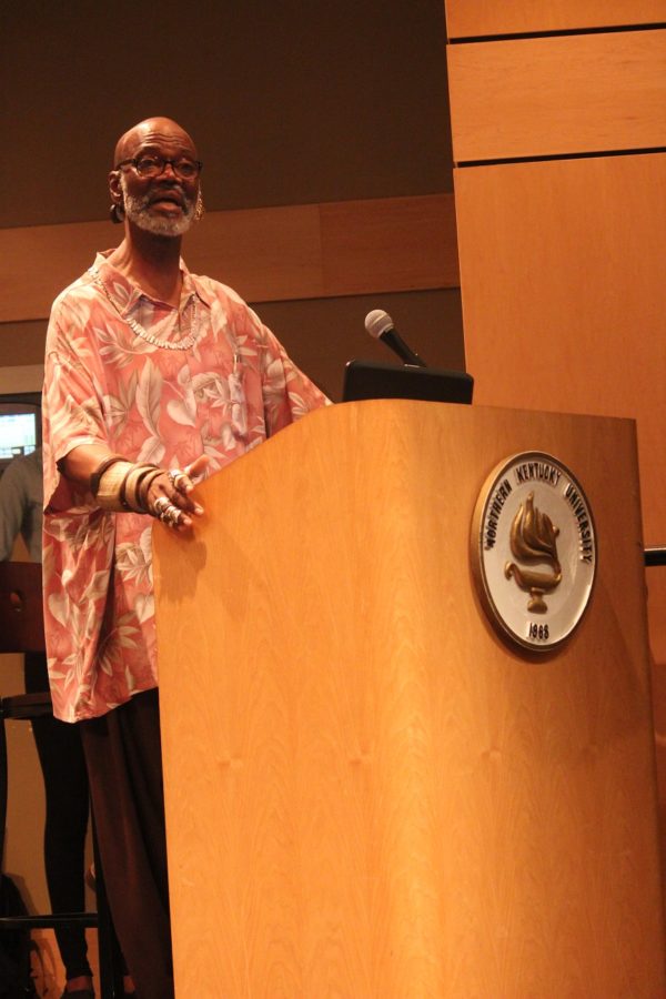 Professor Daryl Harris recites a poem from Langston Hughes and gives a speech to freshman R.O.C.K.S scholars.