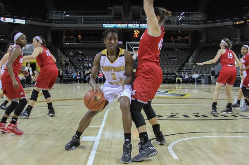 Rebecca+Lyttle+had+16+points+and+13+rebounds+Monday+against+Portland+State.