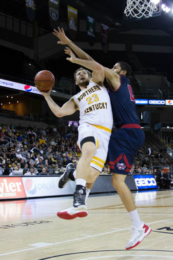 Carson Williams recorded his third double-double of the season against Detroit Mercy, scoring 13 points and grabbing 10 rebounds