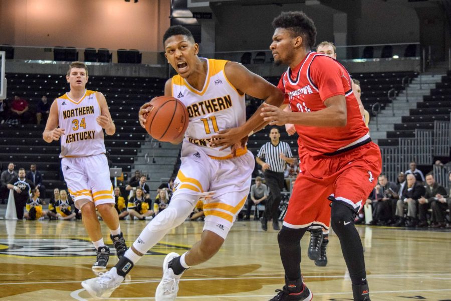 Mason Faulkner (11) drives to the basket during Thursdays win over Youngstown State.