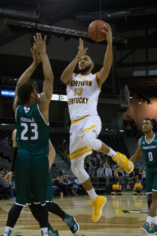 VIDEO: Late defensive stops propel Norse over Green Bay