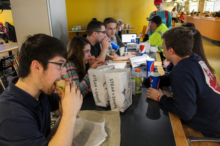 Students eat from a variety of restaurants in the Student Union including Steak 'n Shake and Mondo Subs.