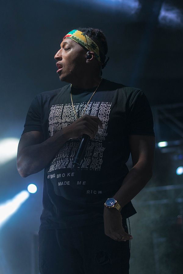 Lecrae leads off the big performances Saturday night, playing his Metro Boomin produced "Hammer Time."