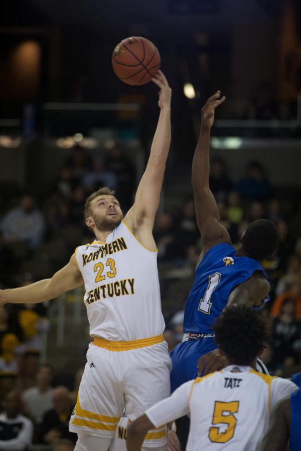 NKU MB vs Morehead-13