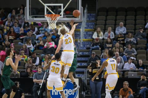 Gallery: Norse get back on track with victory over Cleveland State