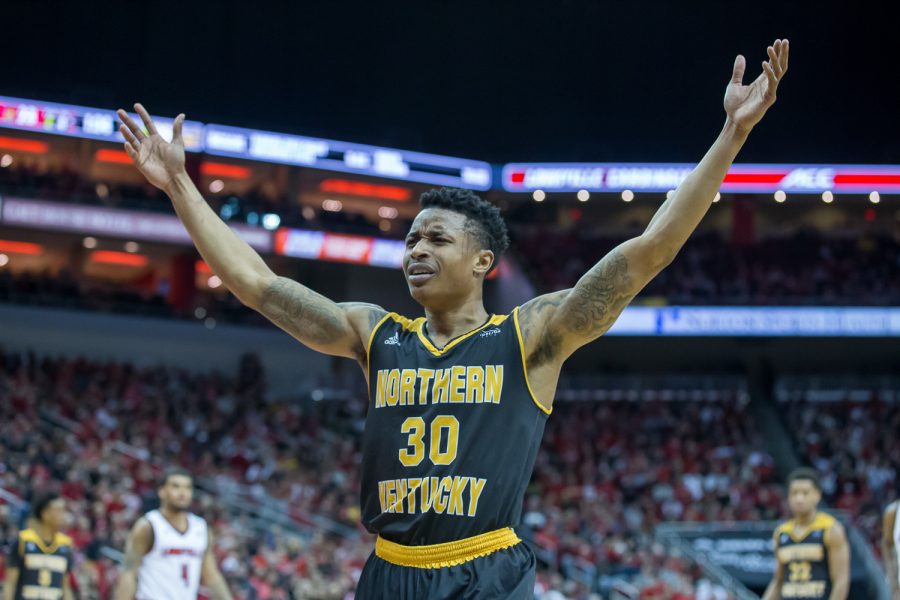 Lavone Holland II (30) reacts to a call during the game against Louisville.