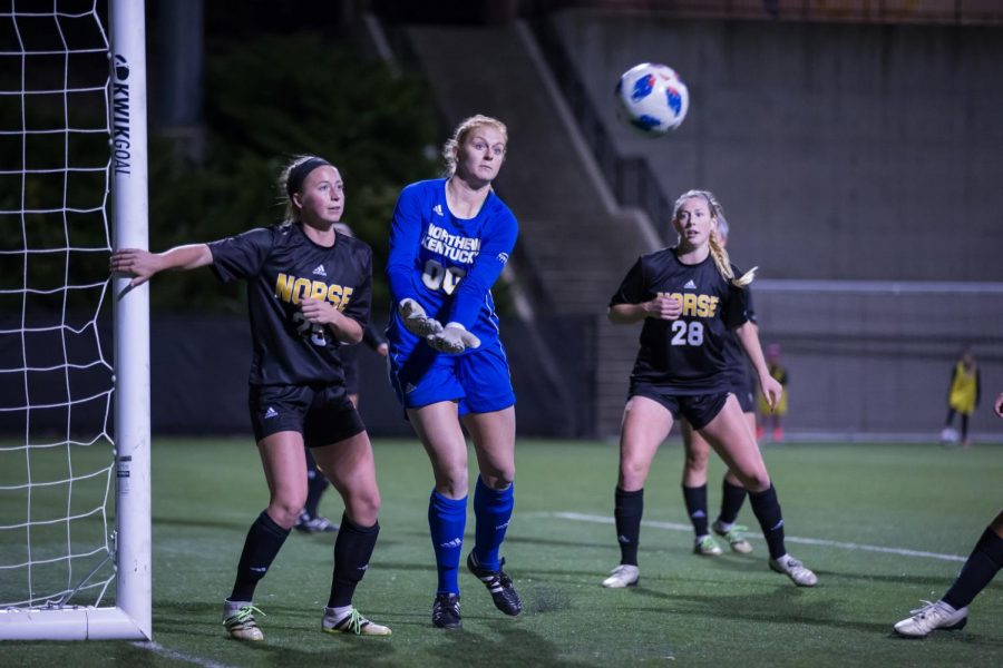 Emily Lohmann (00) made one save on five shots in a game against Oakland.