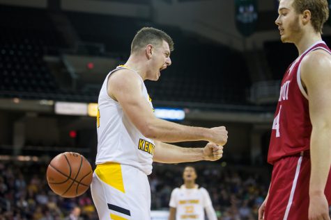 Norse secure regular season conference title, narrowly defeat Green Bay