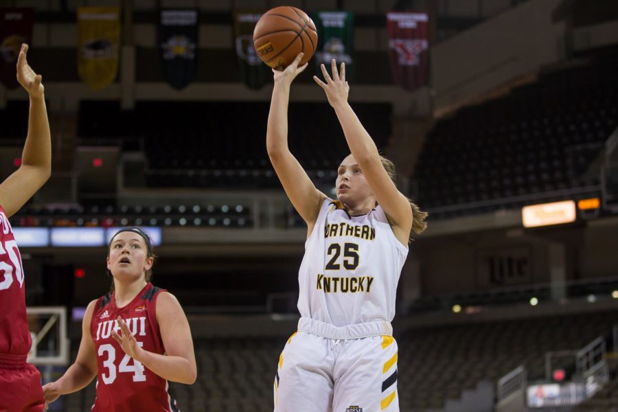 Ally Niece (25) shoots during the game against IUPUI. Niece shot 7-of-12 on the night and had 16 points.