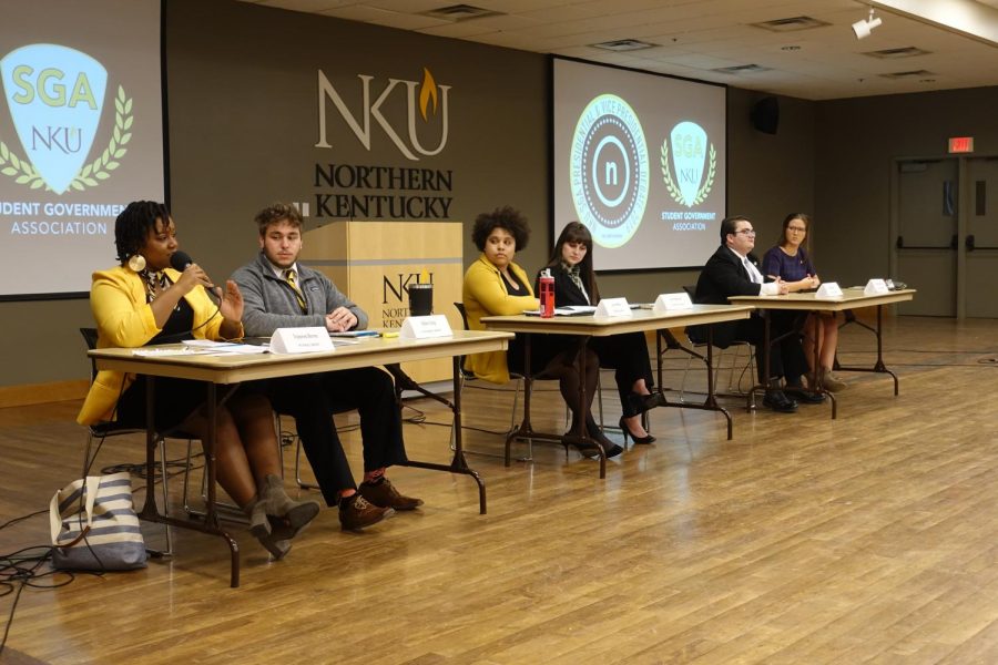 SGA Presidential candidates discuss their platforms at the debate. 