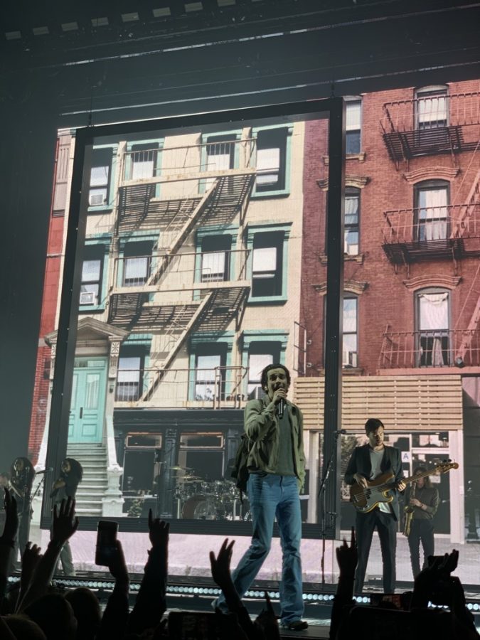 Matty Healy performing "Sincerity is Scary."