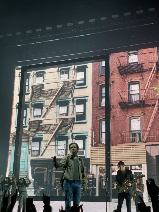 Matty Healy performing "Sincerity is Scary"