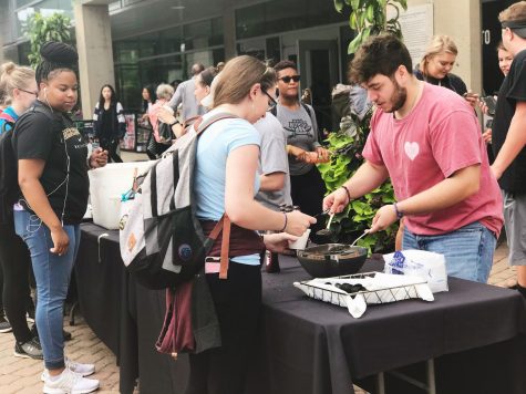 Ice cream event draws in students and faculty alike