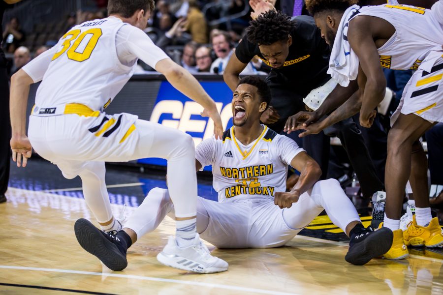 Dantez Walton (32) reacts after making a three point shot during the game against Texas Southern. Walton had 33 points on the game and shot 11-of-21 on the night.