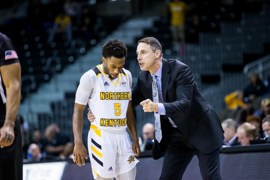 Mens Basketball Head Coach Darrin Horn  talks to Bryson Langdon (5) during a free throw during the game against Texas Southern. 