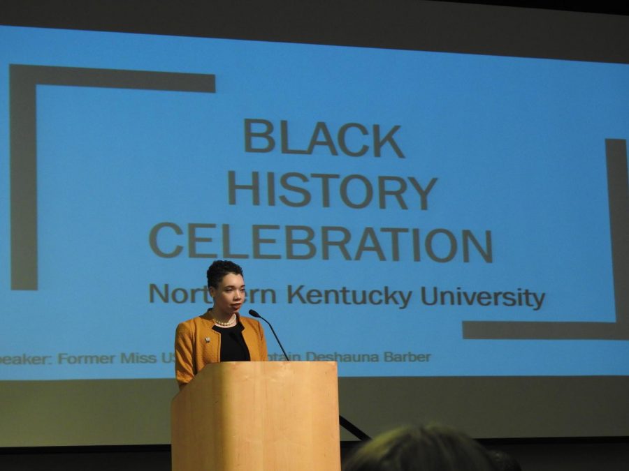 Aliya Cannon—who is Sigma Gamma Rho, the same sorority that Barber was in—introduced Deshauna Barber to the stage.