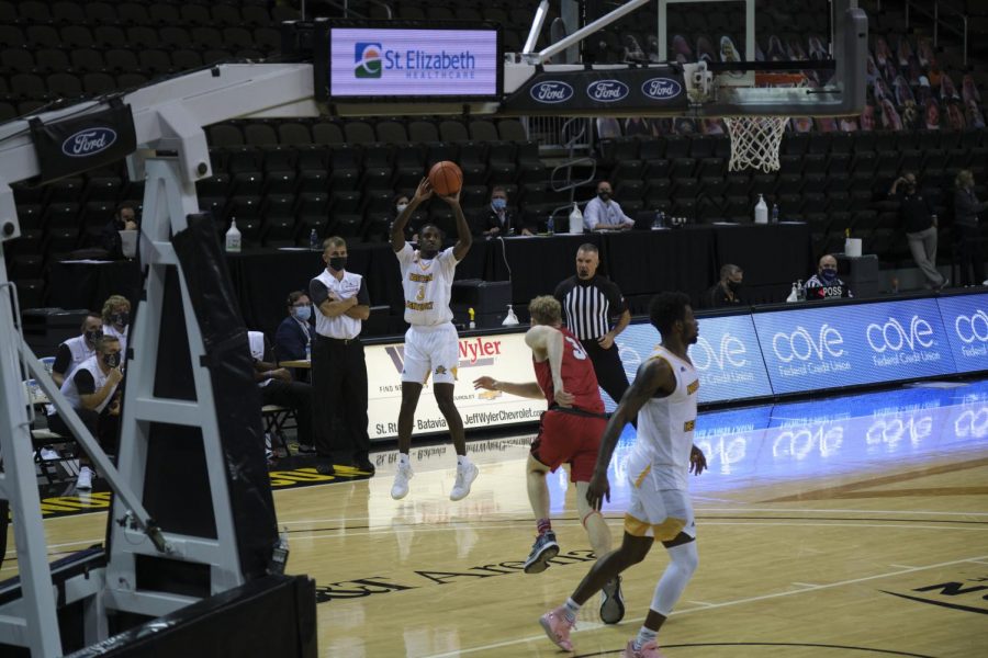 Marques Warrick (3) shoots during the game against Ball State. Warrick finished with 14 points.