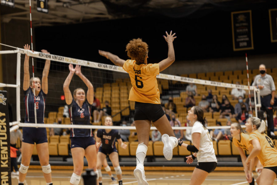 NKU outside hitter Joy Banks (6) during the match against Robert Morris on Tuesday. 