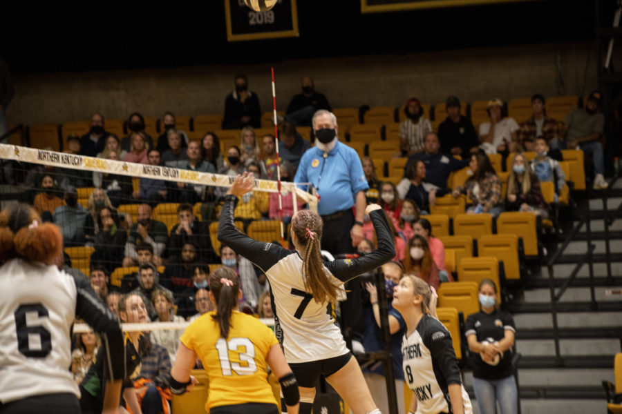 NKU redshirt junior Abby Kanakry prepares to send the ball over the net during the Norse 3-2 loss on Friday.