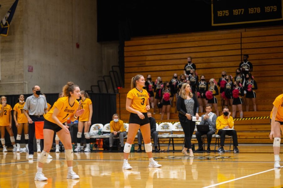 The Norse await the ball from Green Bay during their 3-0 win on Friday night.