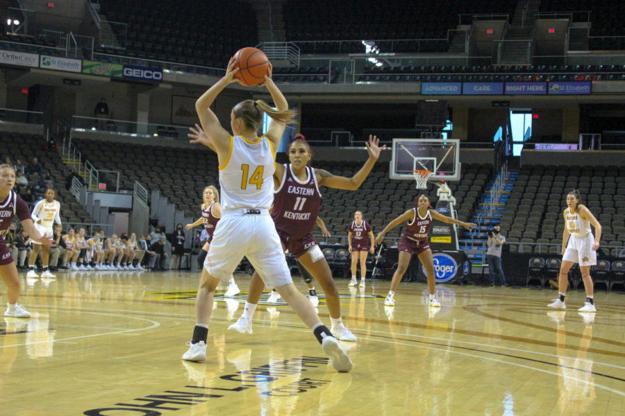 NKU guard Kennedy Igo (14) passes to a teammate during the Norse 76-61 win over Eastern Kentucky on Sunday.
