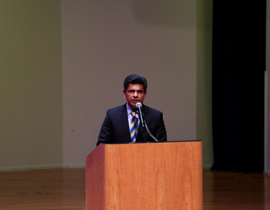 President Ashish Vaidya made a welcome speech at the Ukraine Benefit Concert on April 22.