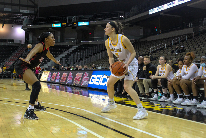 Norse womens basketball beat the Lipscomb Bisons in triple overtime 101-95.