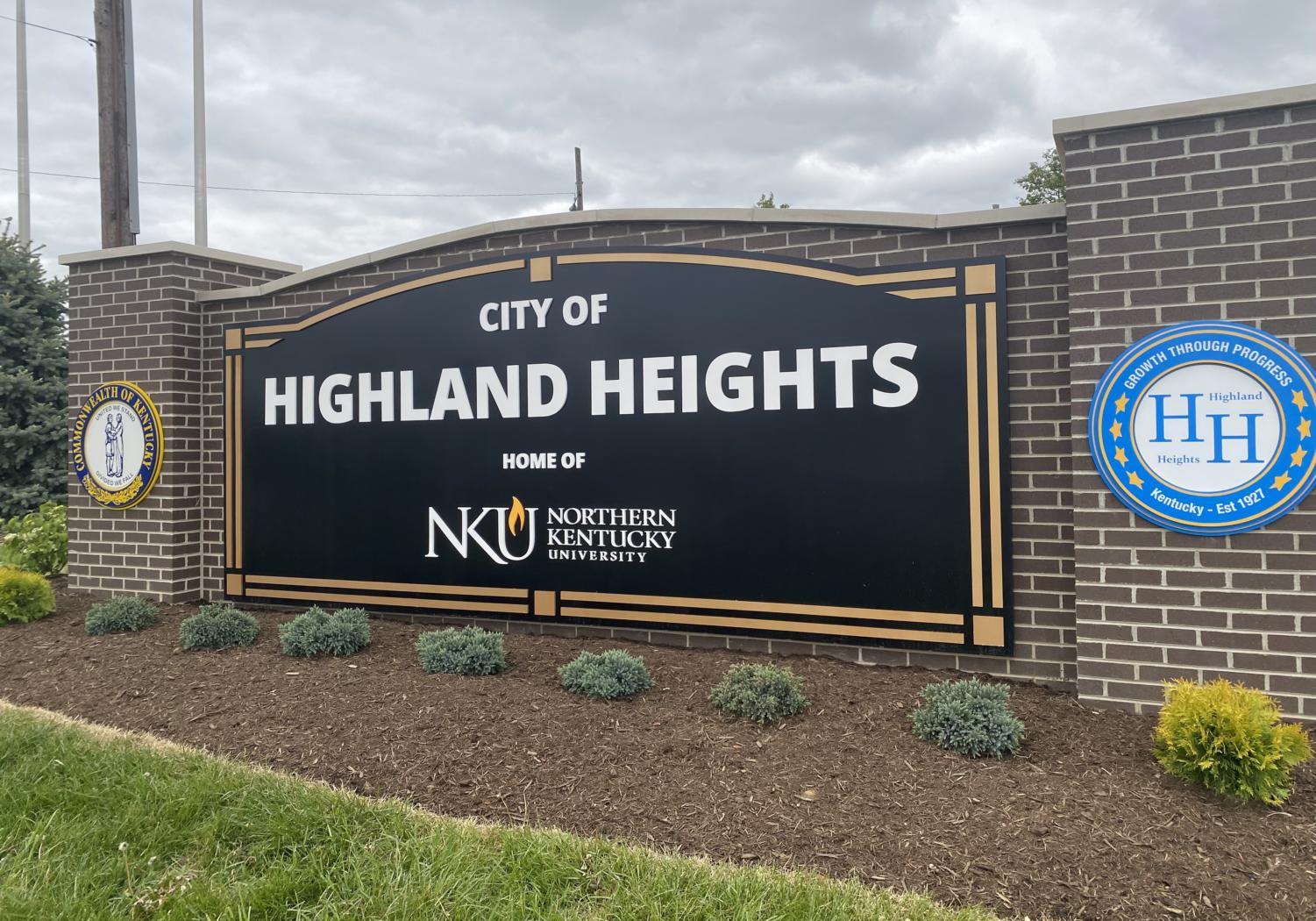 The sign located at the corner of US 27 and Wilson Rd welcomes citizens to the city of Highland Heights.