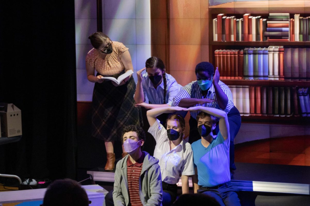 The show featured tons of theatrical movement. 