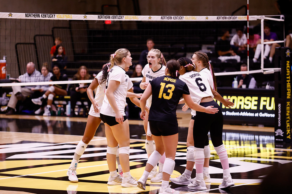 Pink Night: Norse Volleyball defeat Purdue Fort Wayne in straight sets