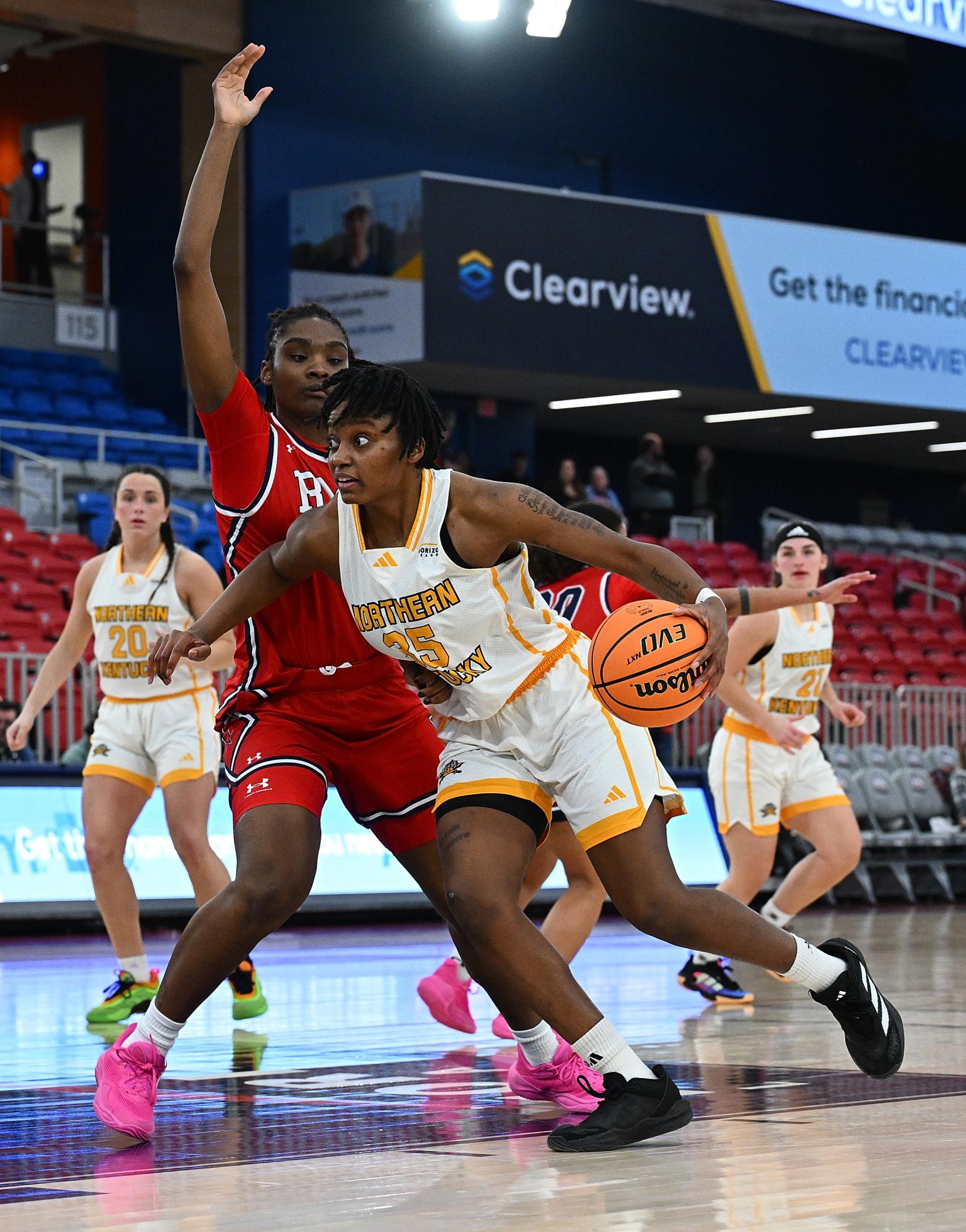 Halle Idowu finished with three of NKU's four total three pointers made on the night.