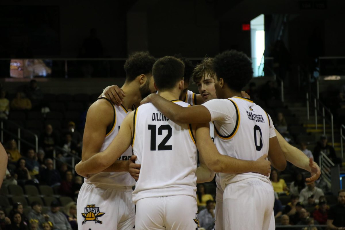Men’s basketball picked up their fourth win in a row, beating Youngstown State 88-79 on Senior Day. 