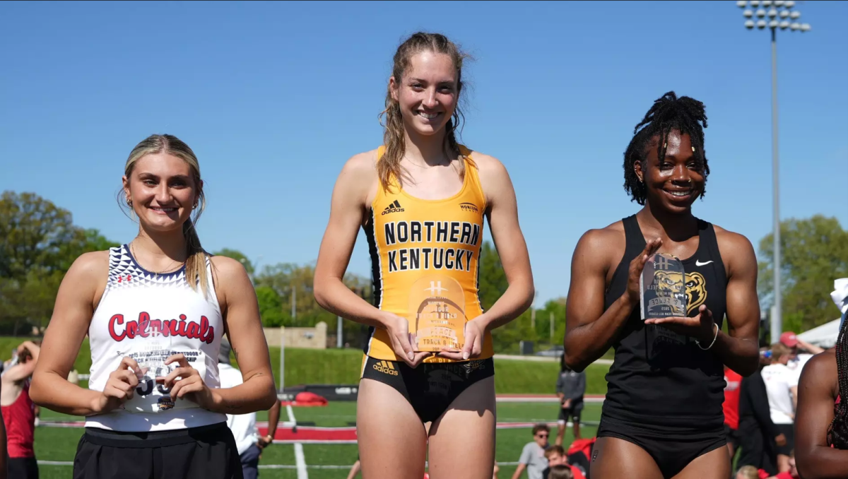 RMU’s Hannah McDanel (left) placed third in the 200m, NKU’s Cameron Bitterman (center) placed first with a time of 54.64, breaking the Norse program record. Oakland’s Ke'vina Finch (right) placed third. Bitterman was outstanding, winning both of her individual competitions.